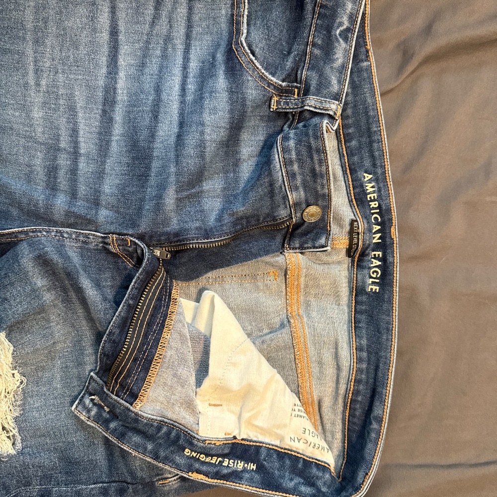 Hi-Rise Ripped Jeggings - Picture 4 of 4